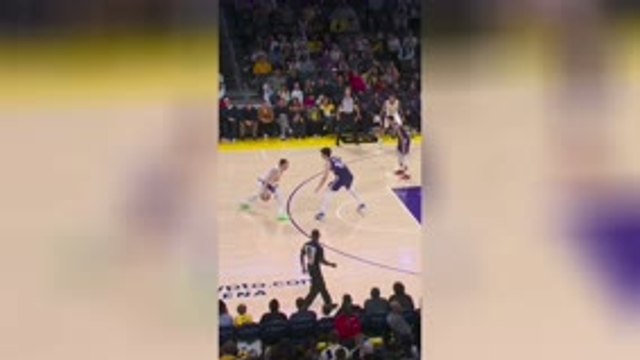 La passe de Dončić ou le dunk de LeBron ?