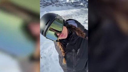 Laura Escanes disfruta de la nieve con su madre y su pequeña Roma