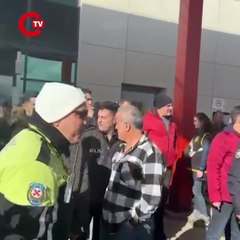 Gözaltındaki IŞİD şüphelileri sağlık kontrolüne götürüldü Yalova’da hastane önünde tepki!
