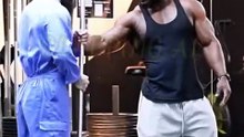 They looked down on the cleaner Anatoly's gym prank #gym #funny