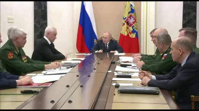 Putin sostiene che le forze ucraine retrocedono su tutto il fronte
