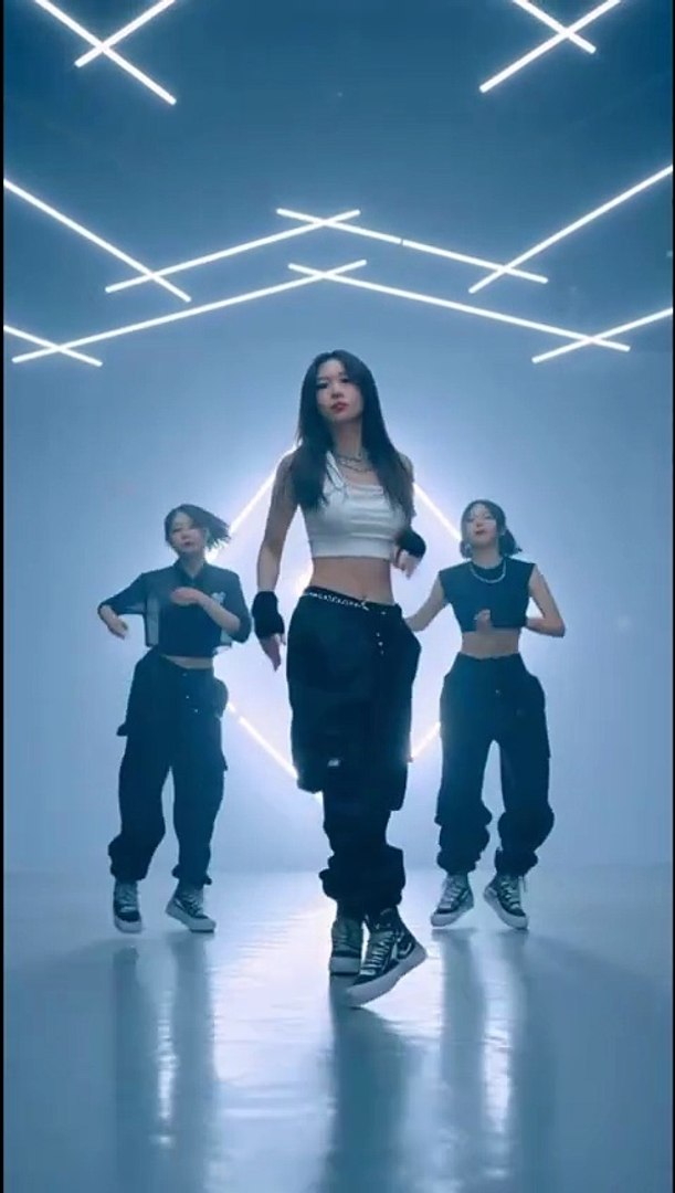 ⁣K-Pop Choreography Dance Tutorial K-Pop Dance Moves - K-Pop Choreography K-Pop Dance K-Pop Choreogra