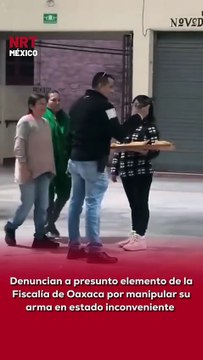 🚨⚠️ Ciudadanos denunciaron a un presunto elemento de la Fiscalía de Oaxaca que habría sido captado en estado de ebriedad o bajo el influjo de alguna sustancia, manipulando de forma temeraria su arma de cargo en San Pedro.