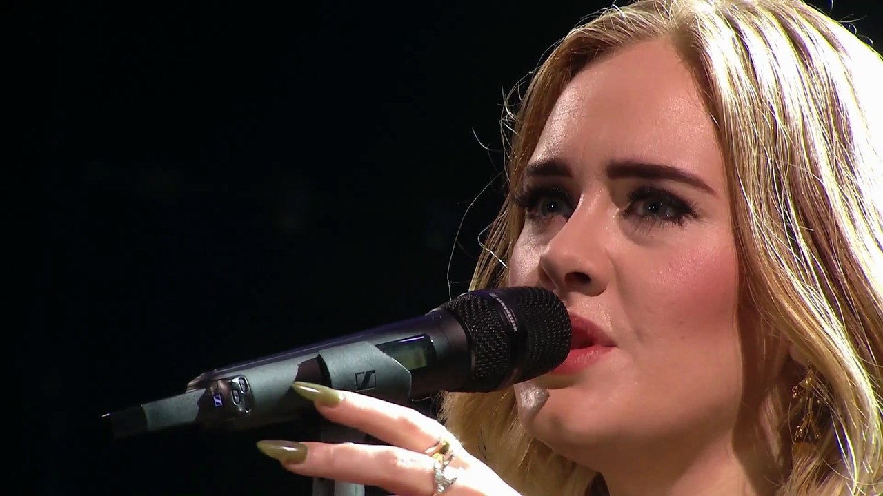 Skyfall - Adele (live)