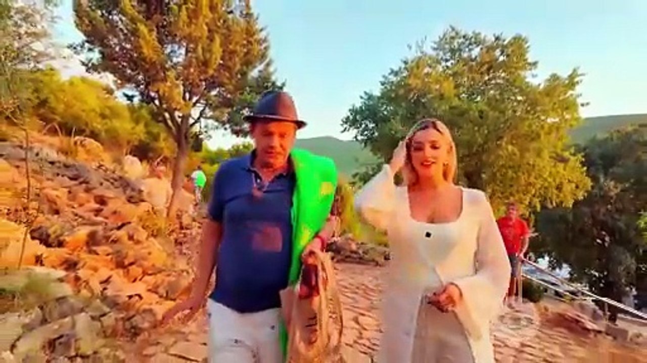 Capítulo - 8 La Vuelta al Mundo en 80 Risas: lugares religiosos, a oscuras, de mucho frío y más