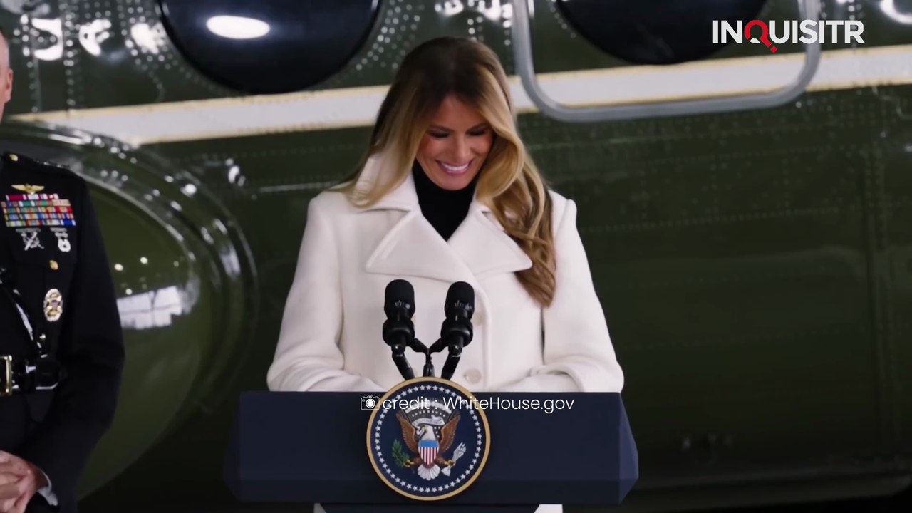 Melania Trump’s Christmas Decor Compared to Michelle Obama’s — And the Reactions Are Brutal!