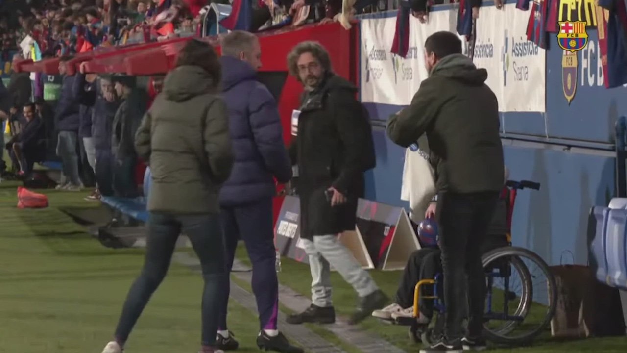 Detalle de Hansi Flick y los jugadores del Barcelona