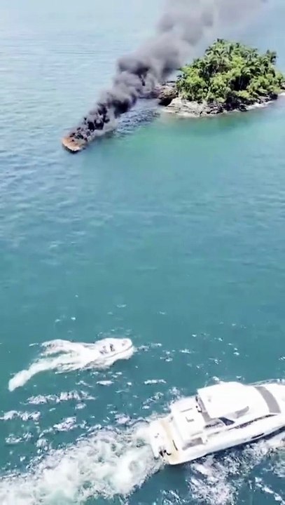lancha pega fogo e deixa pelo menos 6 feridos em angra dos reis ‐ Feito com o Clipchamp