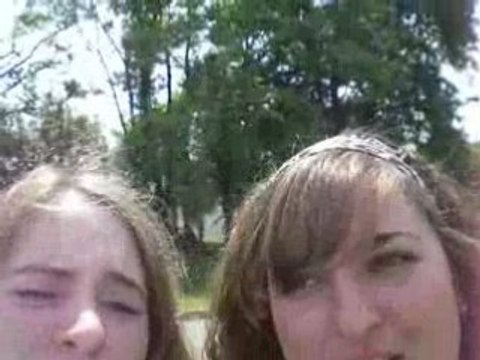 Marion et Emilie chantent!