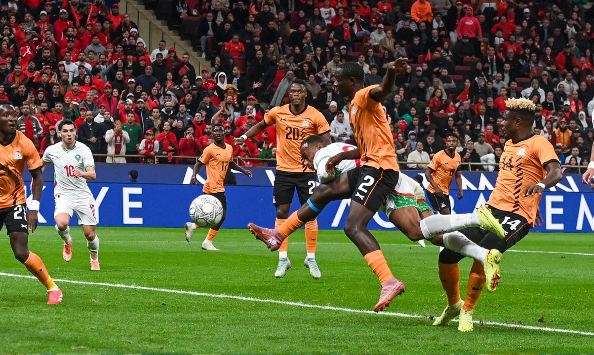 المنتخب المغربي يتجاوز عقبة نظيره الزامبي بثلاثية نظيفة ويبلغ ثمن النهائي