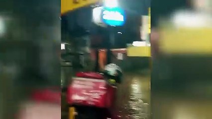 Fortes chuvas causam alagamentos em Florianópolis; Veja vídeo