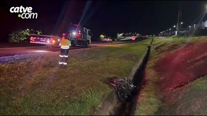 Motocicleta é destruída por incêndio às margens da BR-277 em Cascavel