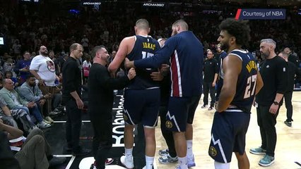 Jokic suffers worrying knee injury in Nuggets defeat