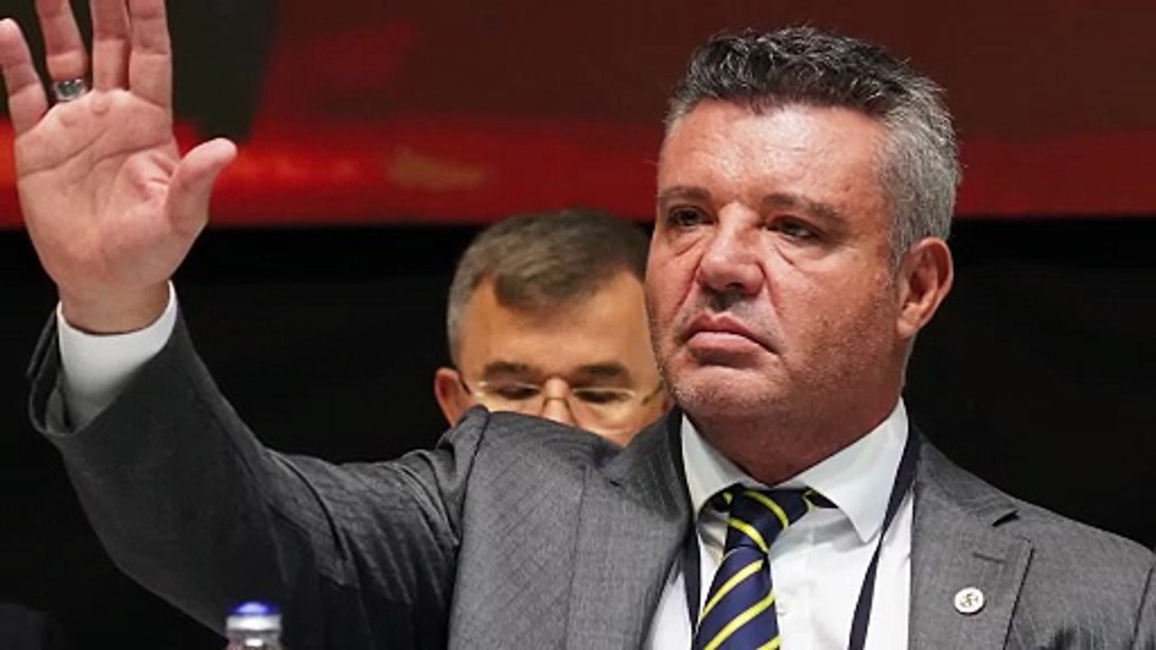 Fenerbahçe için çok konuşulacak iddia: Sadettin Saran ve ekibi, olağanüstü kongre kararını düşünüyor