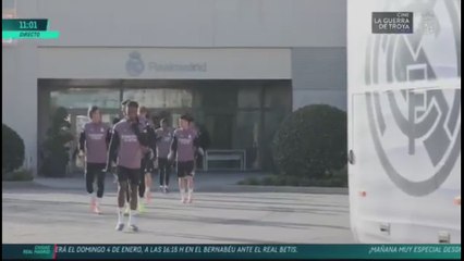 El Madrid de camino al entrenamiento de puertas abiertas y último del año