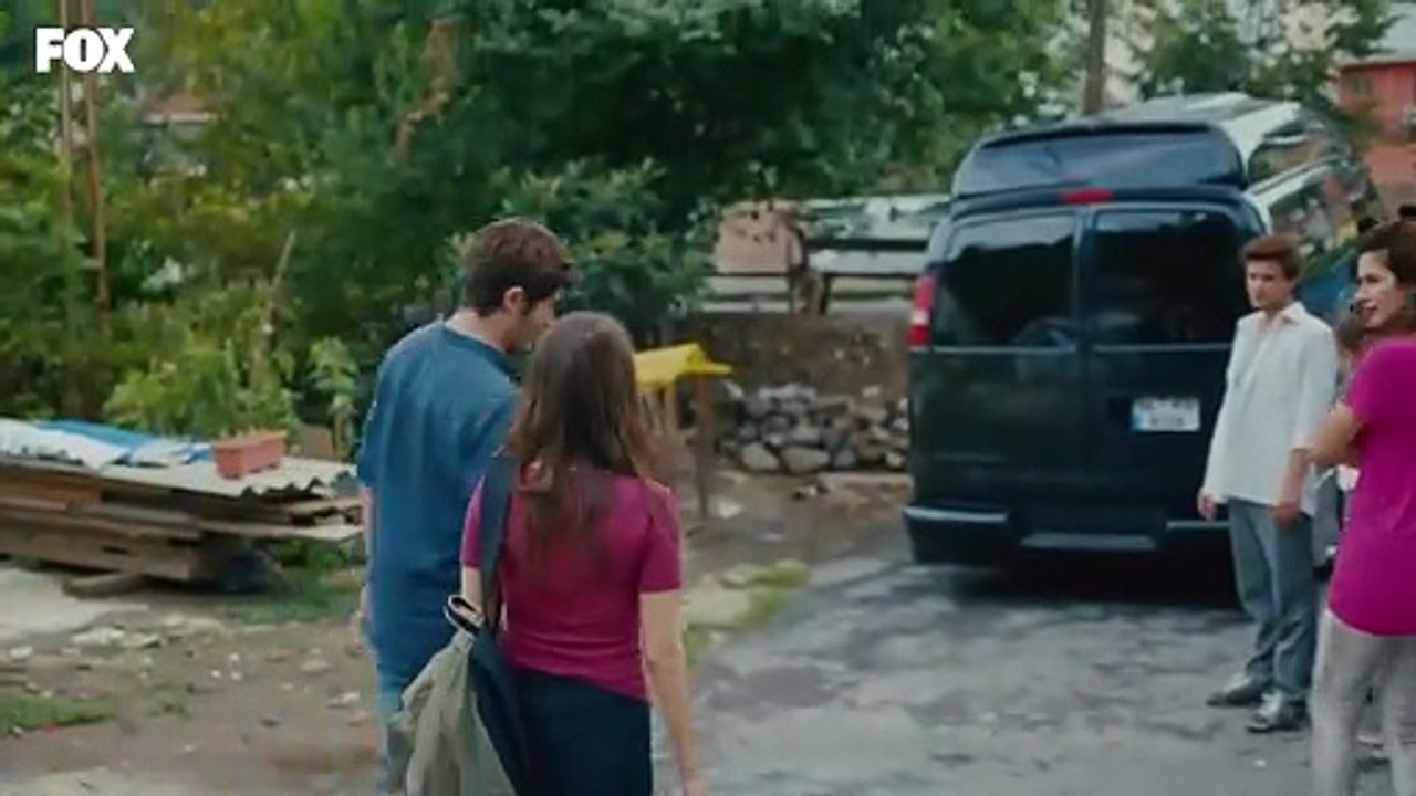 Sevdiği Kızın Babasını Yunanistan'a Kaçırmak Mı? - Bizim Hikaye 2. Bölüm