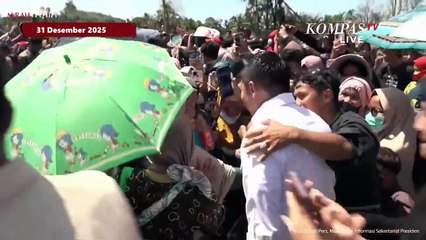 Kala Seskab Teddy Dikerumuni Emak-Emak Saat Dampingi Presiden Prabowo Cek Bencana di Tapsel