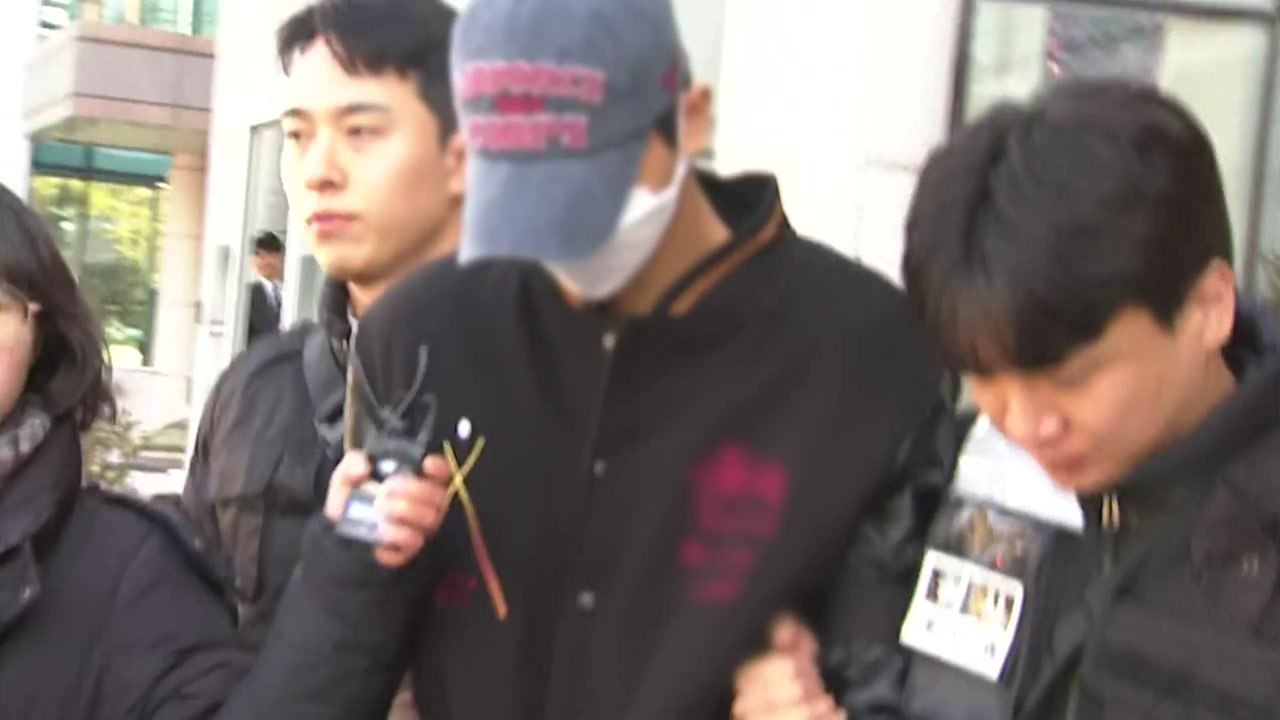 여자 친구 살해 후 시신 유기한 20대 구속 심사 / YTN