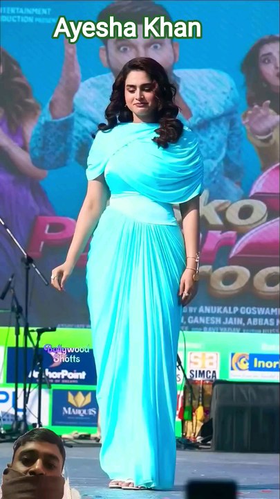 Ayesha Khan dances on her song 'shararat' from dhurandhar #shorts #ayeshakhan #danceAyesha Khan dances on her song.