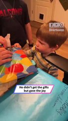 Little Boy’s Sweet Help With Mom’s Gifts Melts Hearts Everywhere|| Heartsome 💖