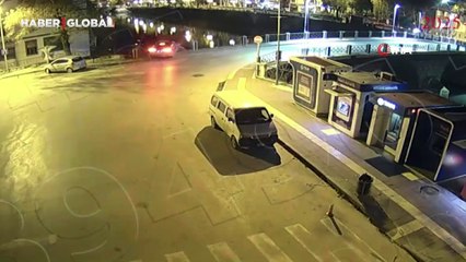 Otomobil köprüden Yeşilırmak Nehri'ne uçtu! Kaza anları kamerada