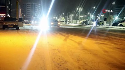 Karda herkesin canını hiçe sayan trafik magandalarının hem ehliyetleri gitti, hem de 185 bin lira ödeyecekler!