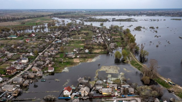 First Ukrainian Dam Strike Inside Russia Strands Thousands of Enemy Troops