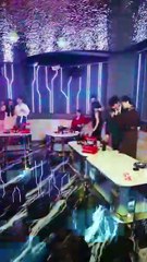 She cut off her love for the scumbag and only set her sights on the bamboo horse that loved her and was willing to shield her from the wind and rain, let the scumbag chase her with remorse, stalked her and beat her coldly, and passed by without looking ba