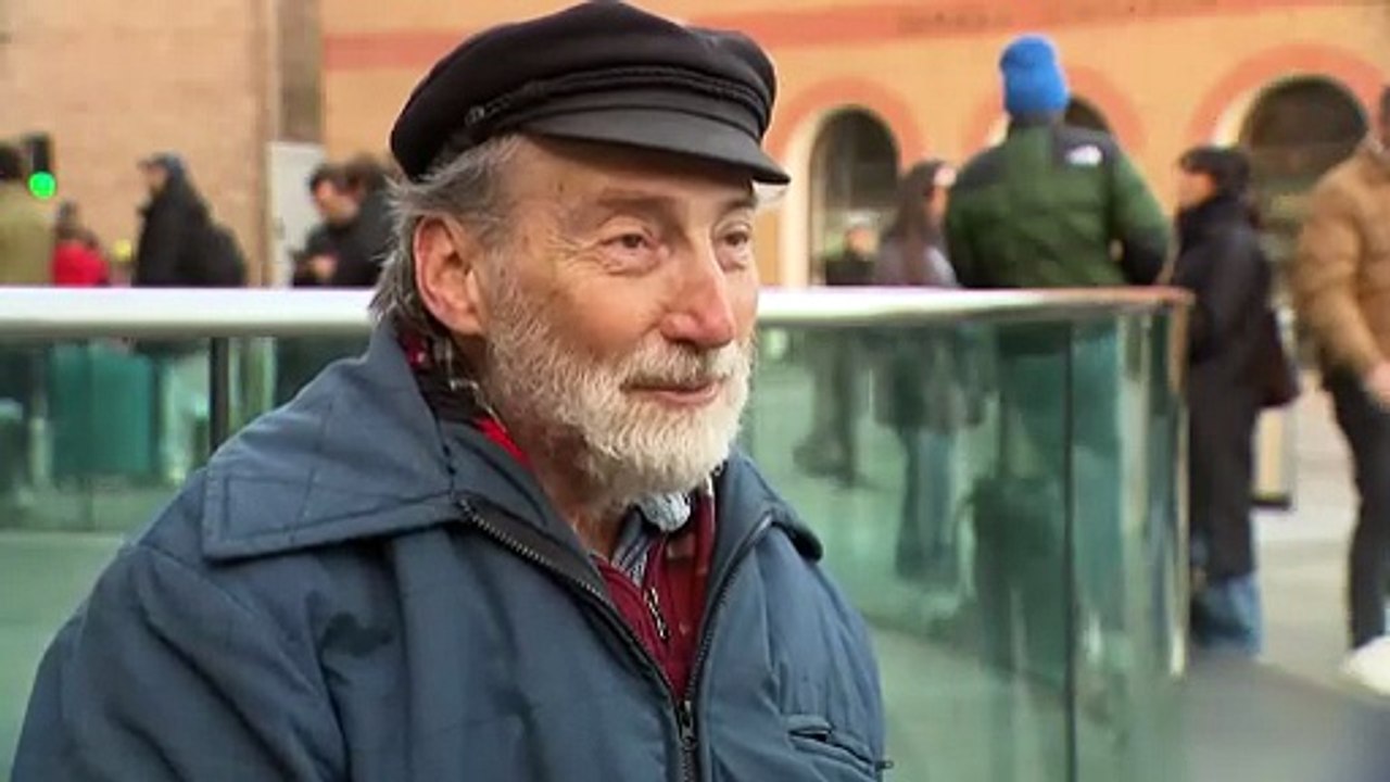 Eurostar passengers stranded as Channel Tunnel closed