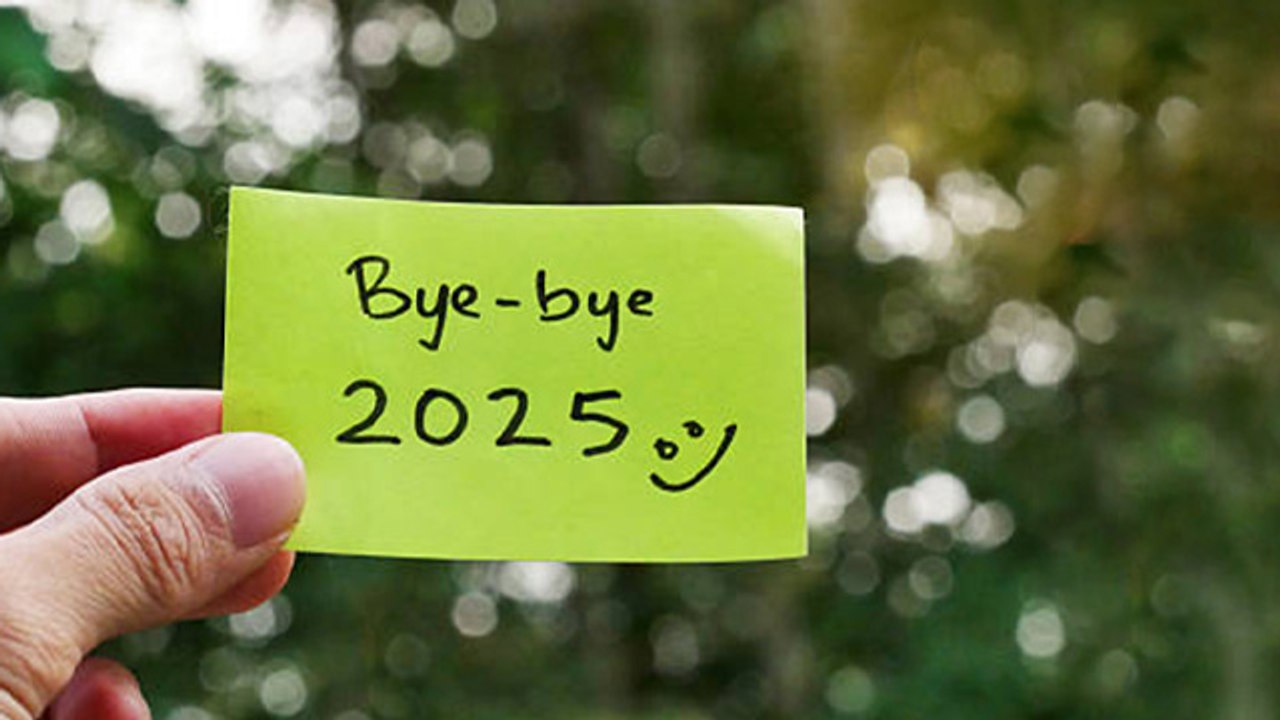 Happy Last Day of The Year 2025 Wishes: Quotes,Whatsapp Status,Facebook Status,Images |