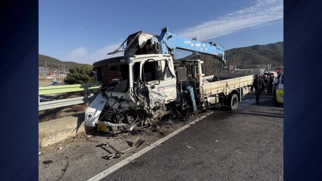 대구 군위에서 승용차·화물차 정면 충돌...2명 사망 / YTN