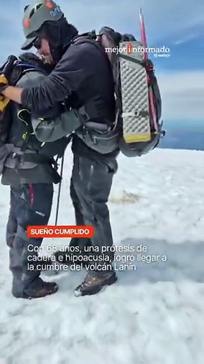 🗻 Con 68 años, una prótesis de cadera e hipoacusia, logró la cumbre del volcán Lanín