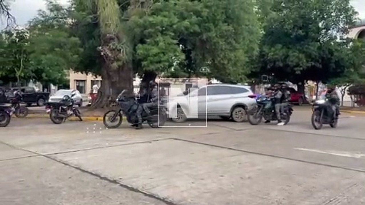 LLEGADA EDUARDO DEL CASTILLO