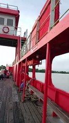 Rupa tandas ferry.   Setahun dua tiga kali pakai ini tandas, kalau  pintu  tidak kunci.
