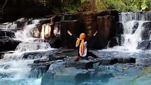 Mengintip Keindahan Air Terjun Batu Manrusu di Gowa