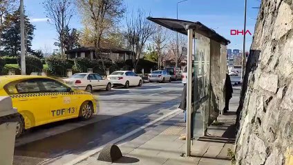 Yer: İstanbul! 1 aylık bebeği bu soğukta durağa bıraktılar