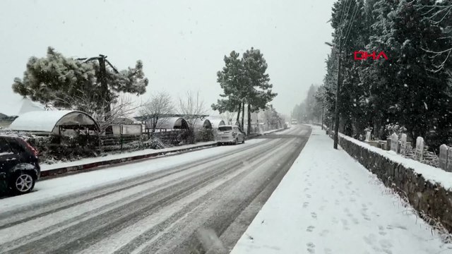 Bartın'da kar yağışı nedeniyle 16 köy yolu ulaşıma kapandı