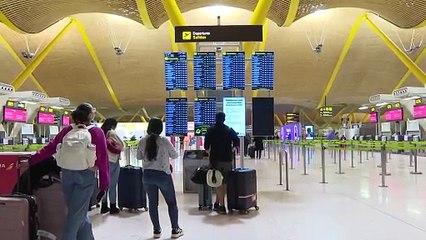 Los aeropuertos españoles operan 4.420 vuelos en el último día de 2025