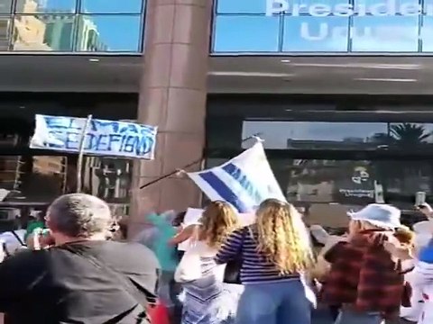 No a las petroleras - Más de 21.700 firmas contra la exploración petrolera en el mar uruguayo