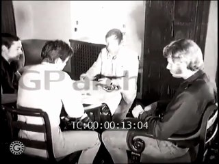 1966 – Johnny Hallyday : le 19 juin, “Une journée d’une idole” avec ses copains (Archives Gaumont Pathé)