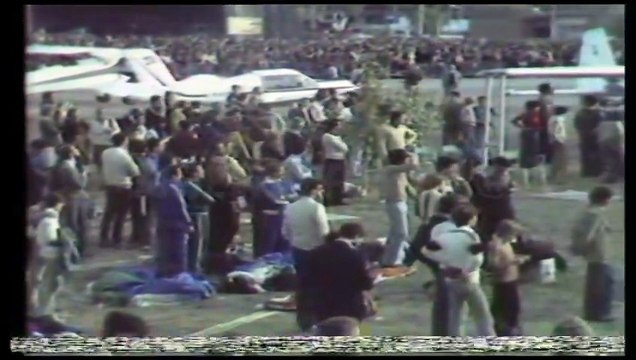 Manifestazione acrobatica delle RED Arrows e Frecce Tricolori. Firenze. Canale dei Bambini 1 10 '78