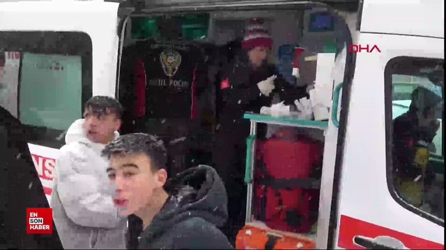 Erzurum'da Okul bahçesine giren kurt köpeği öğrencilere saldırdı; 3 yaralı