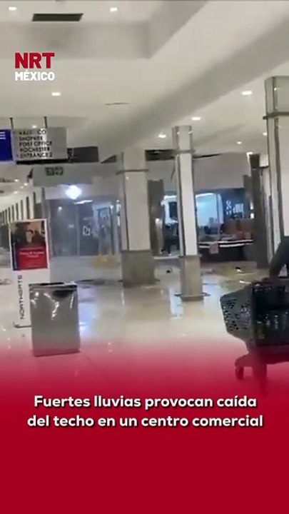 🚨🌧️ Las intensas lluvias provocaron el colapso del techo de un centro comercial, generando momentos de pánico entre visitantes y trabajadores del lugar.