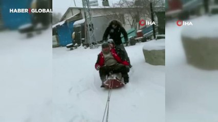 Malatya'da bir ilginç yolculuk örneği: Traktörün arkasına bağladılar ve...