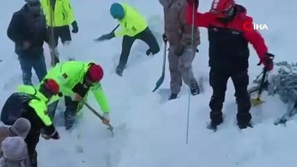 Artvin’de çığ altında kalan 3 çobandan birinin cansız bedenine ulaşıldı