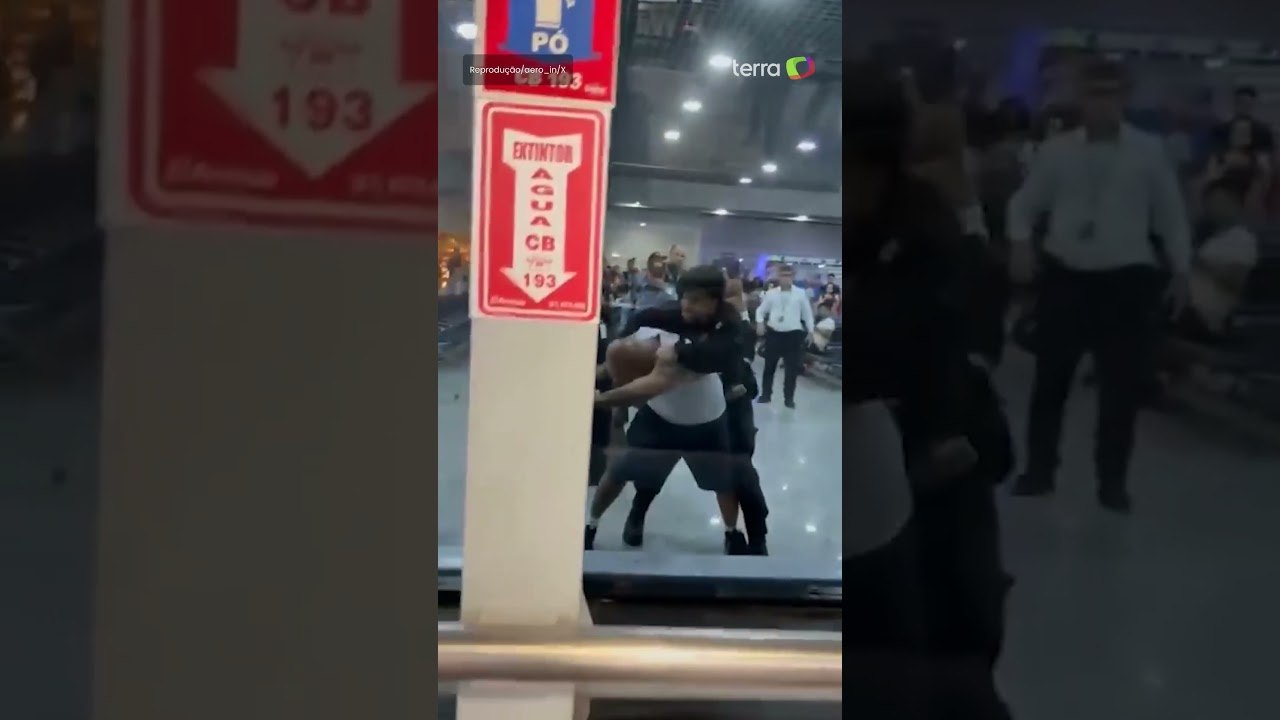 Homem fica bêbado em sala vip de aeroporto, surta e 'briga' com a PF #shorts