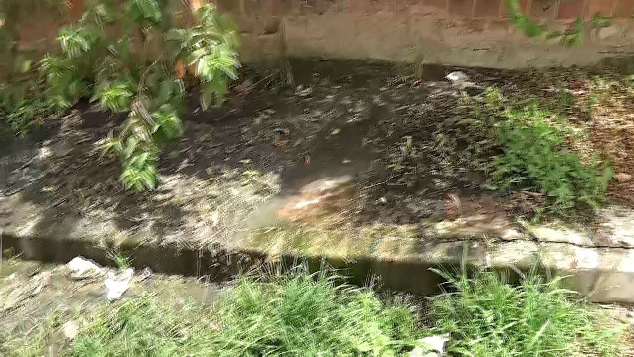 Problema grave de esgoto e segurança em Indianópolis: um relato de residentes