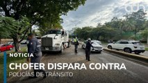 Chofer de tractocamión dispara a policías de tránsito, autoridades asegurarn el arma y droga