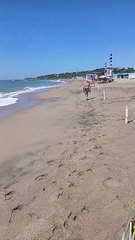 La parte pública de la playa en Mar del Plata, cada vez más privatizada.