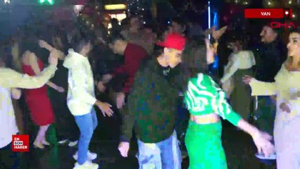 İranlı turistler, yeni yıla Van'da eğlenerek girdi